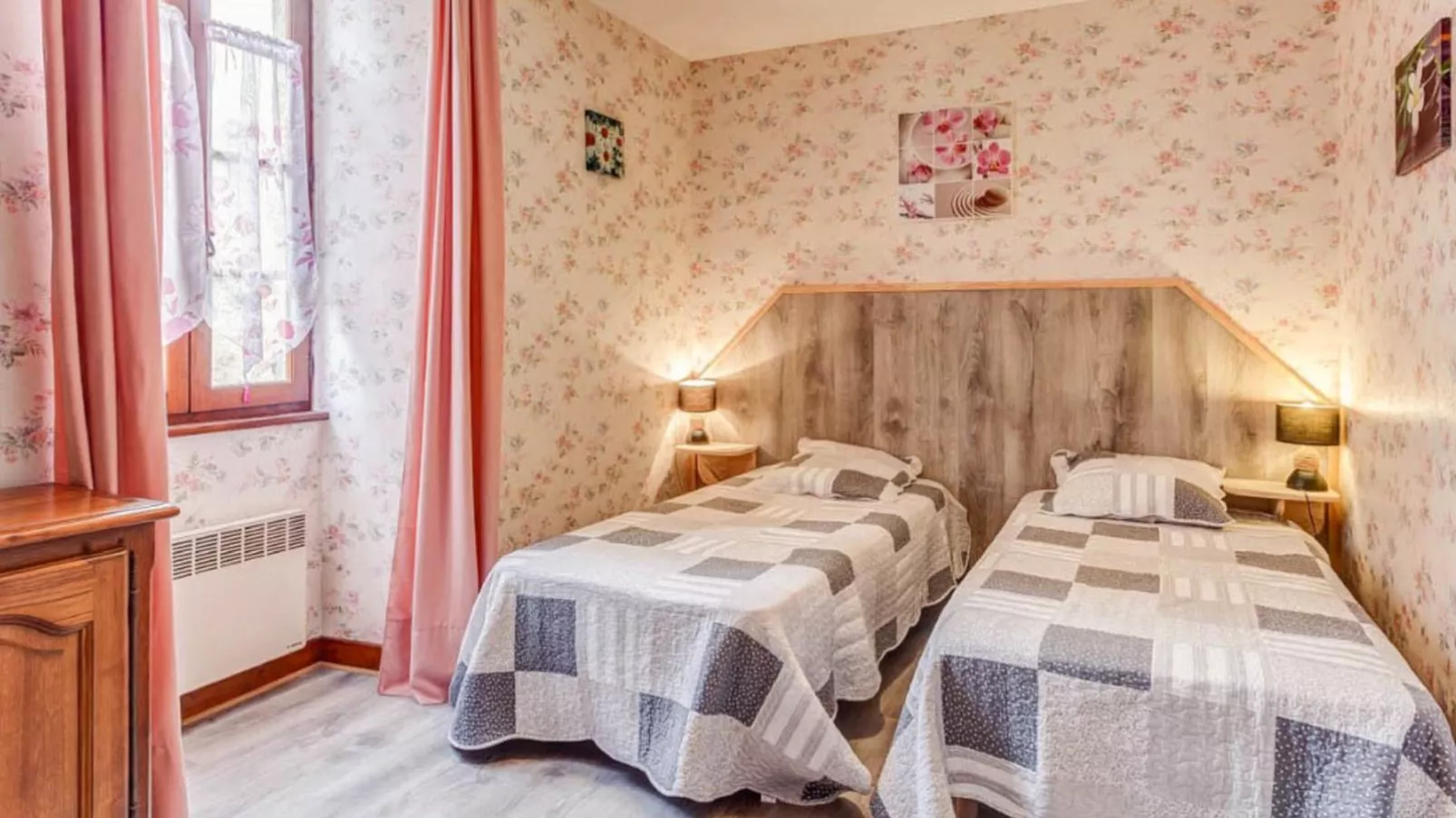 Gite Le Croix du Notaire-Bedroom