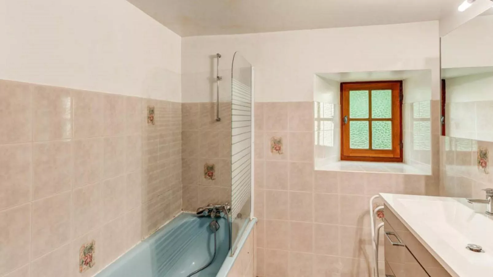Gite Le Croix du Notaire-Bathroom