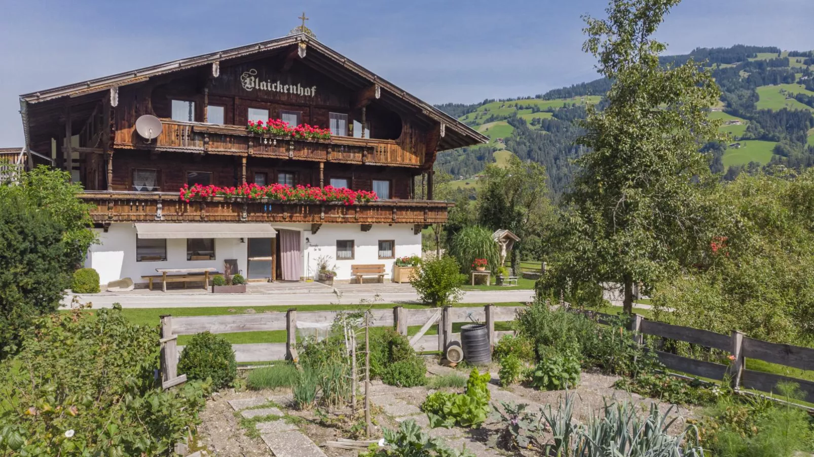 Hohe Salve Top 2-Exterior summer