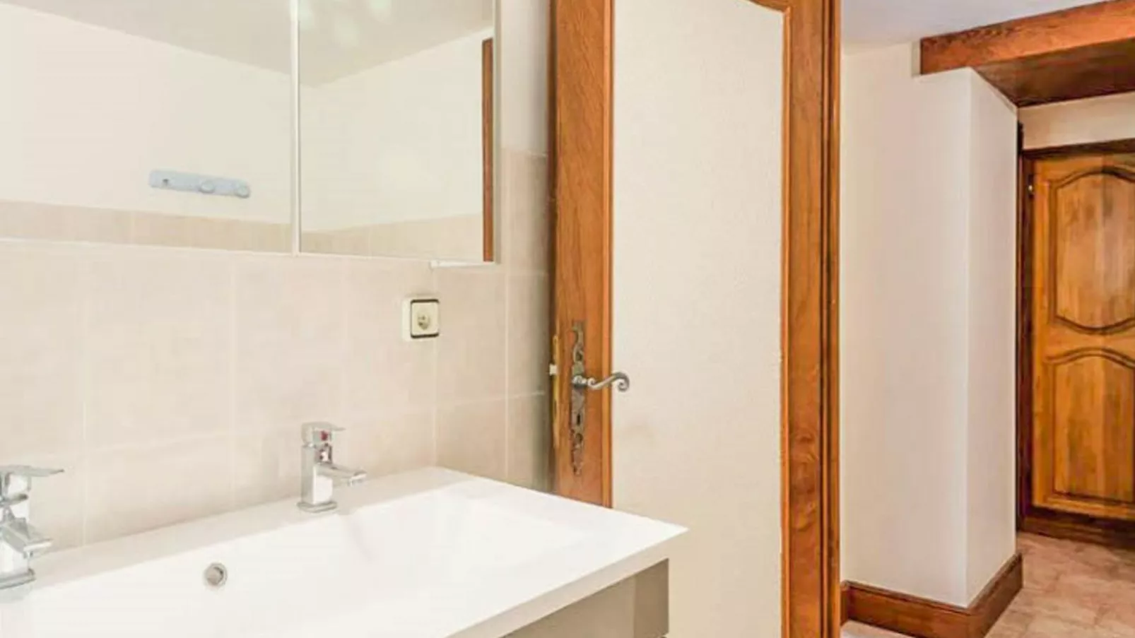 Gite Le Croix du Notaire-Bathroom