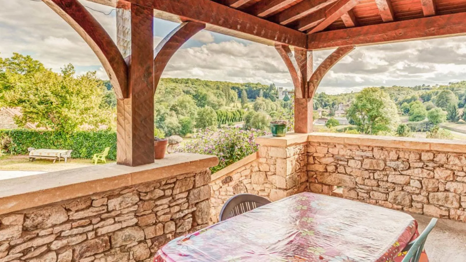 Gite Le Croix du Notaire-Terrace balcony