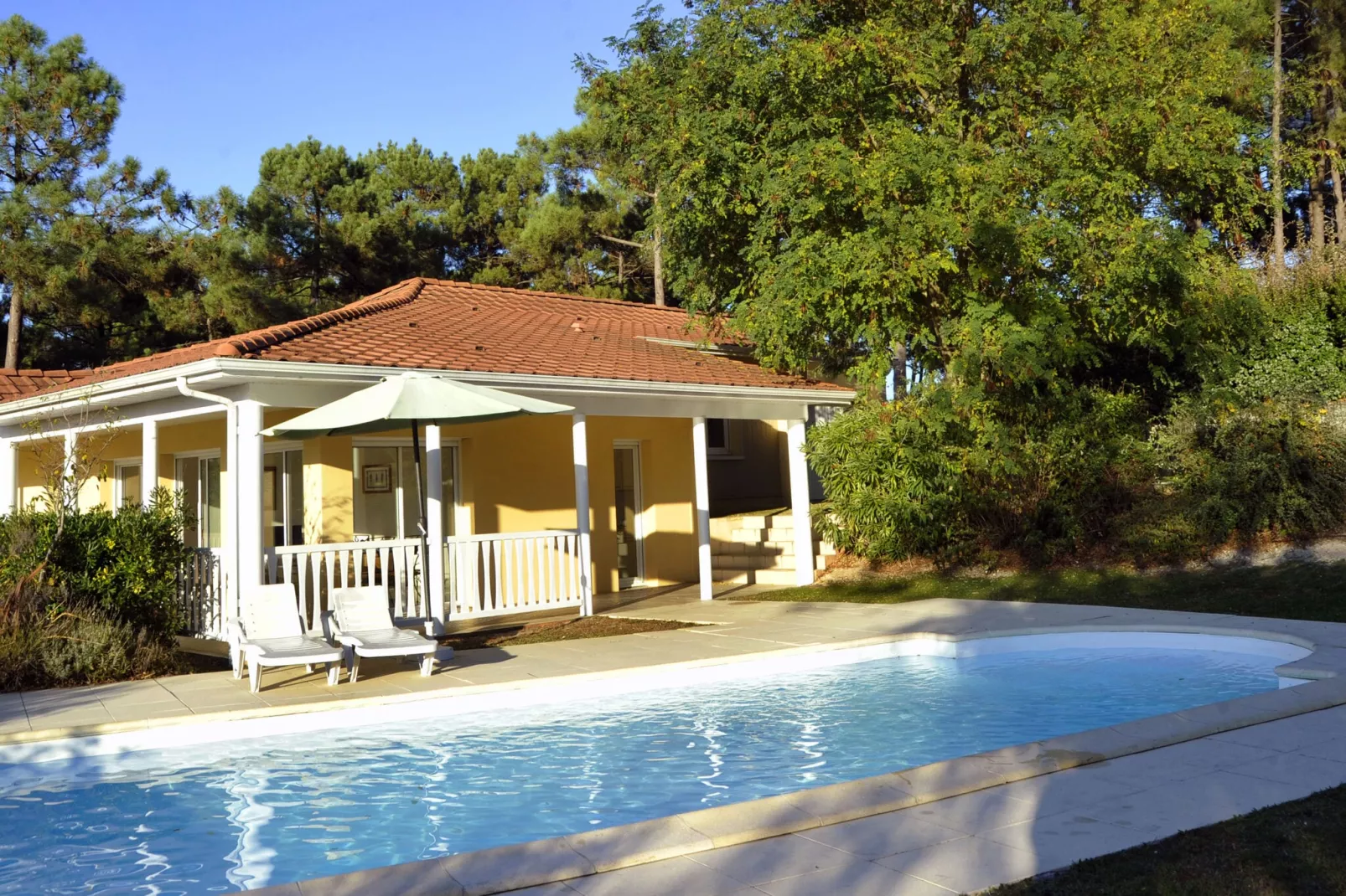 Eden Parc Golf 3-Exterior summer