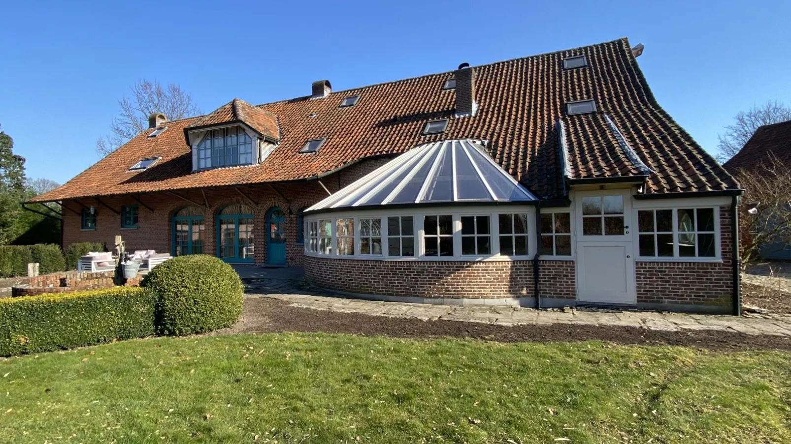 Alverwege-Exterior summer