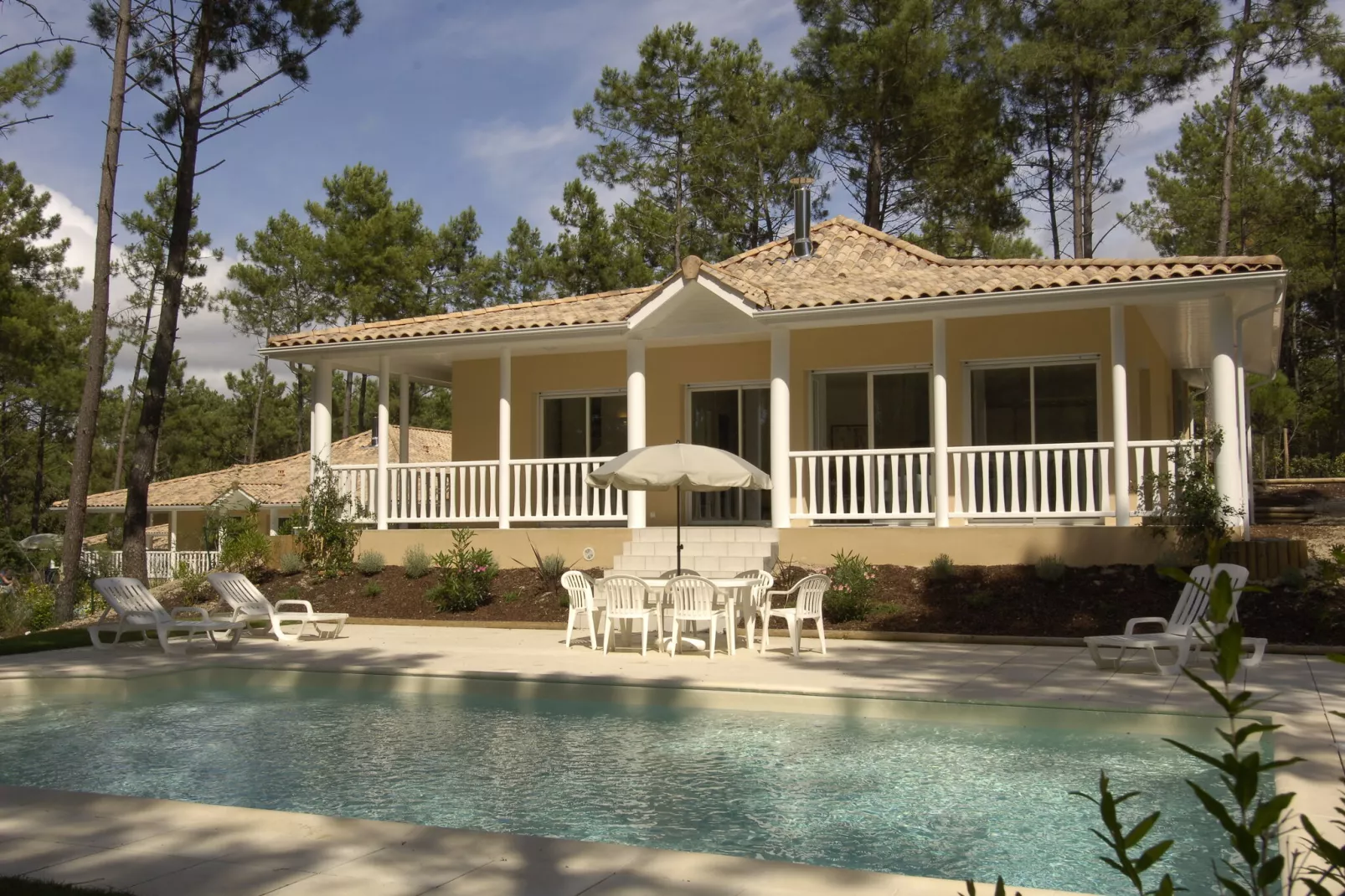 Eden Parc Golf 3-Exterior summer