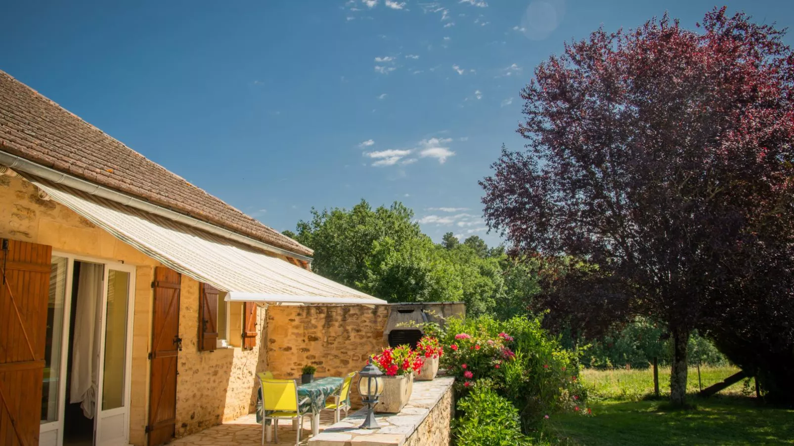 Gite Les Vitarelles-Exterior summer