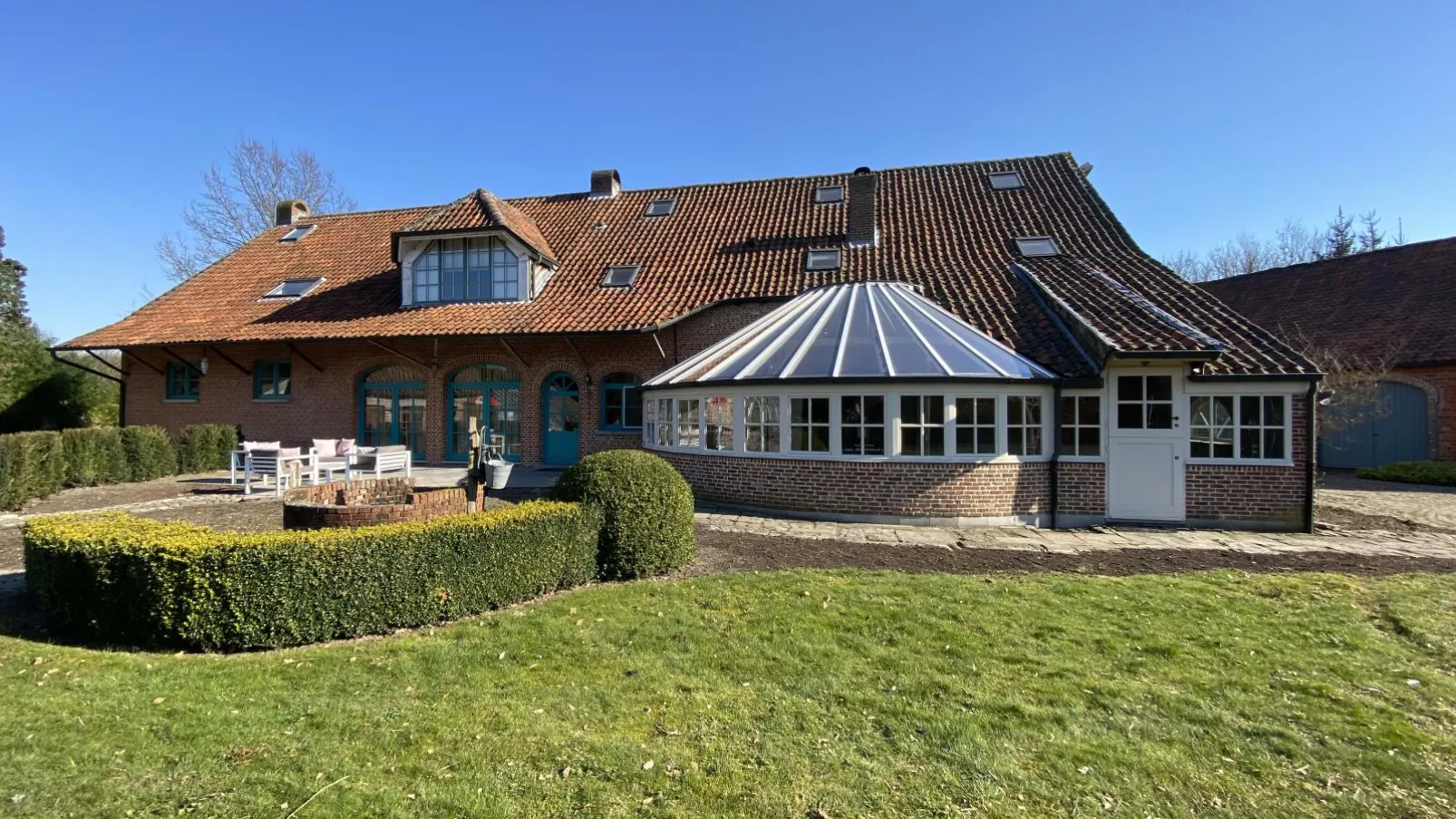Alverwege-Exterior summer