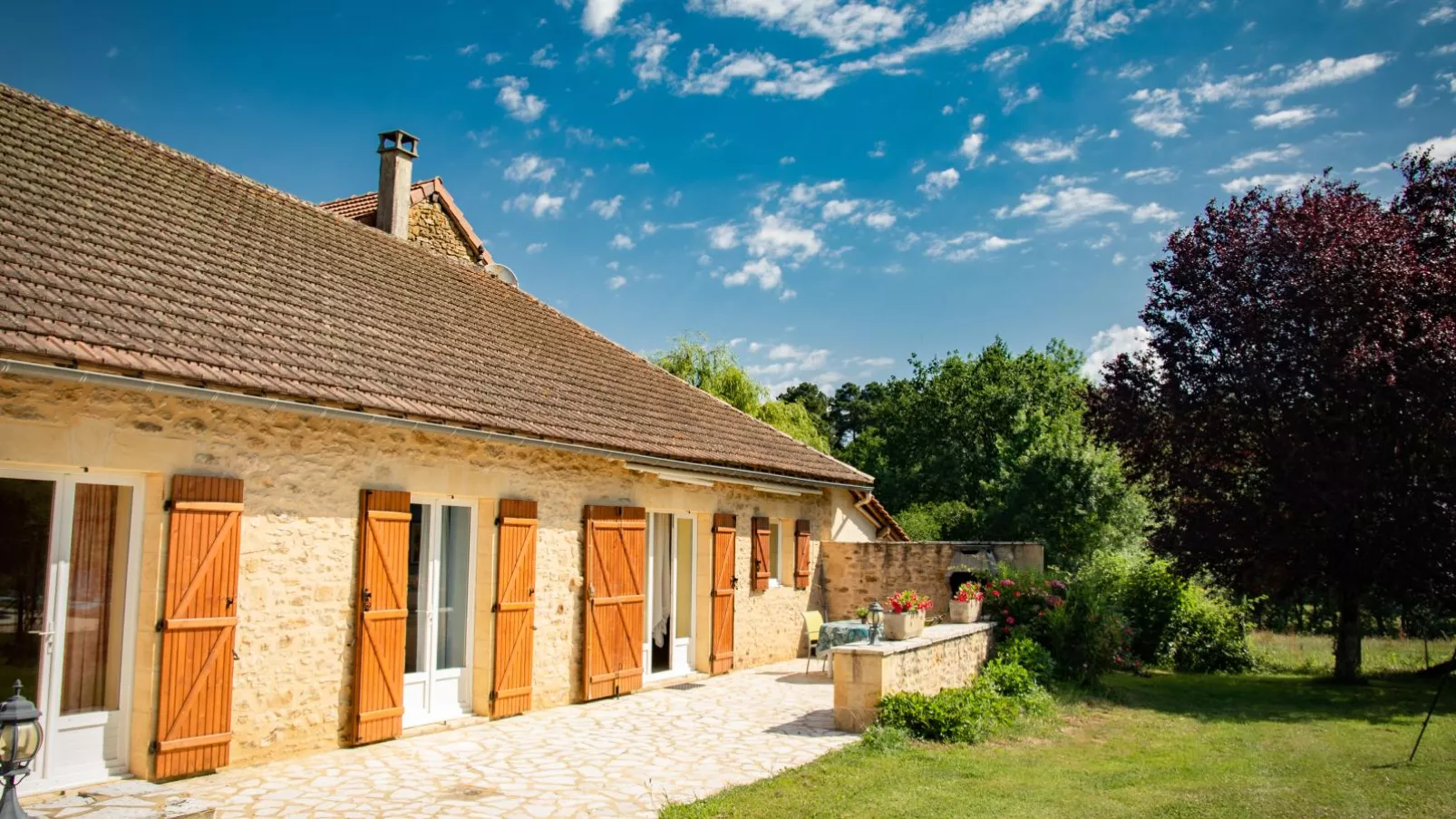 Gite Les Vitarelles-Exterior summer