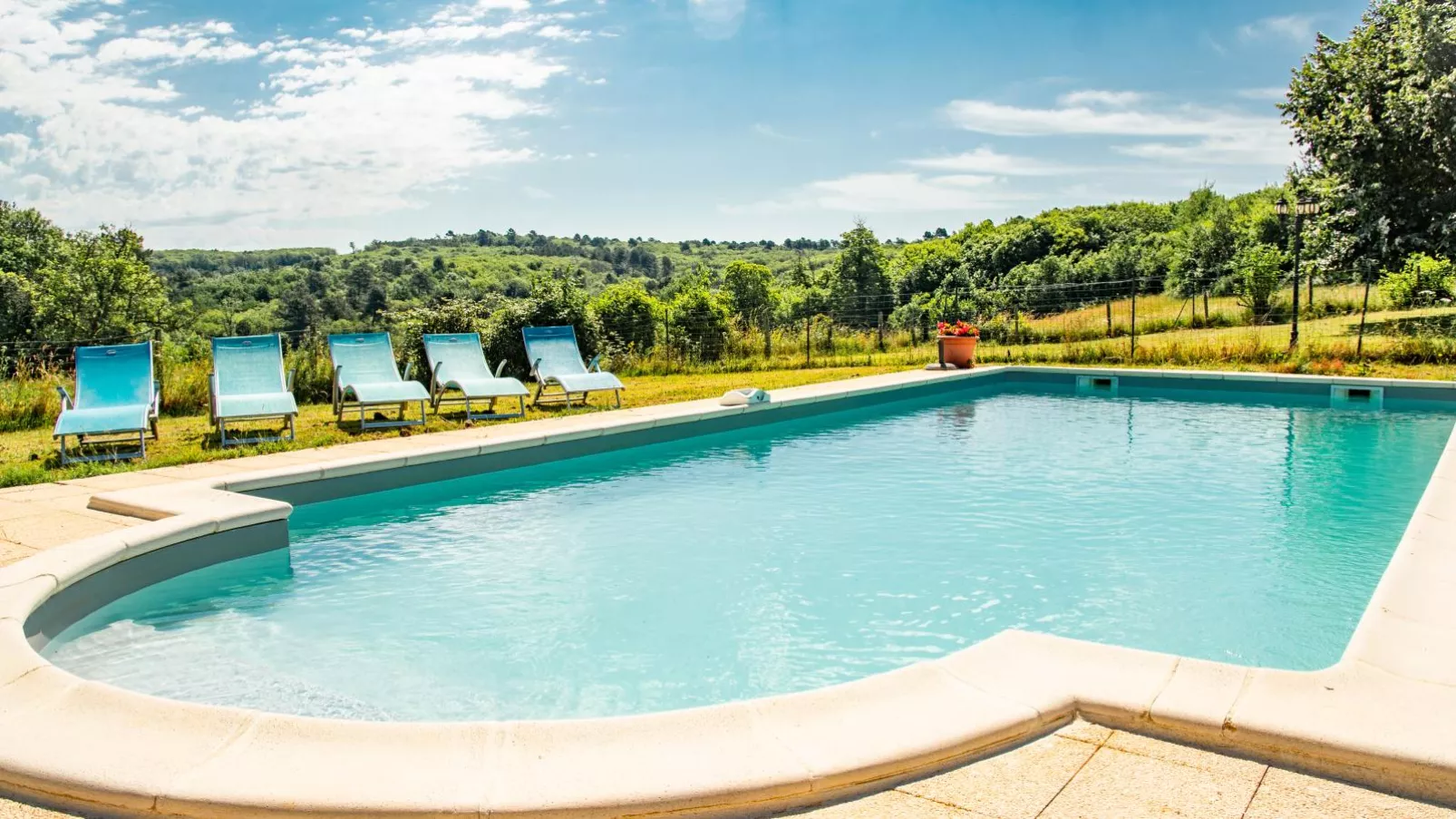 Gite Les Vitarelles-Pool