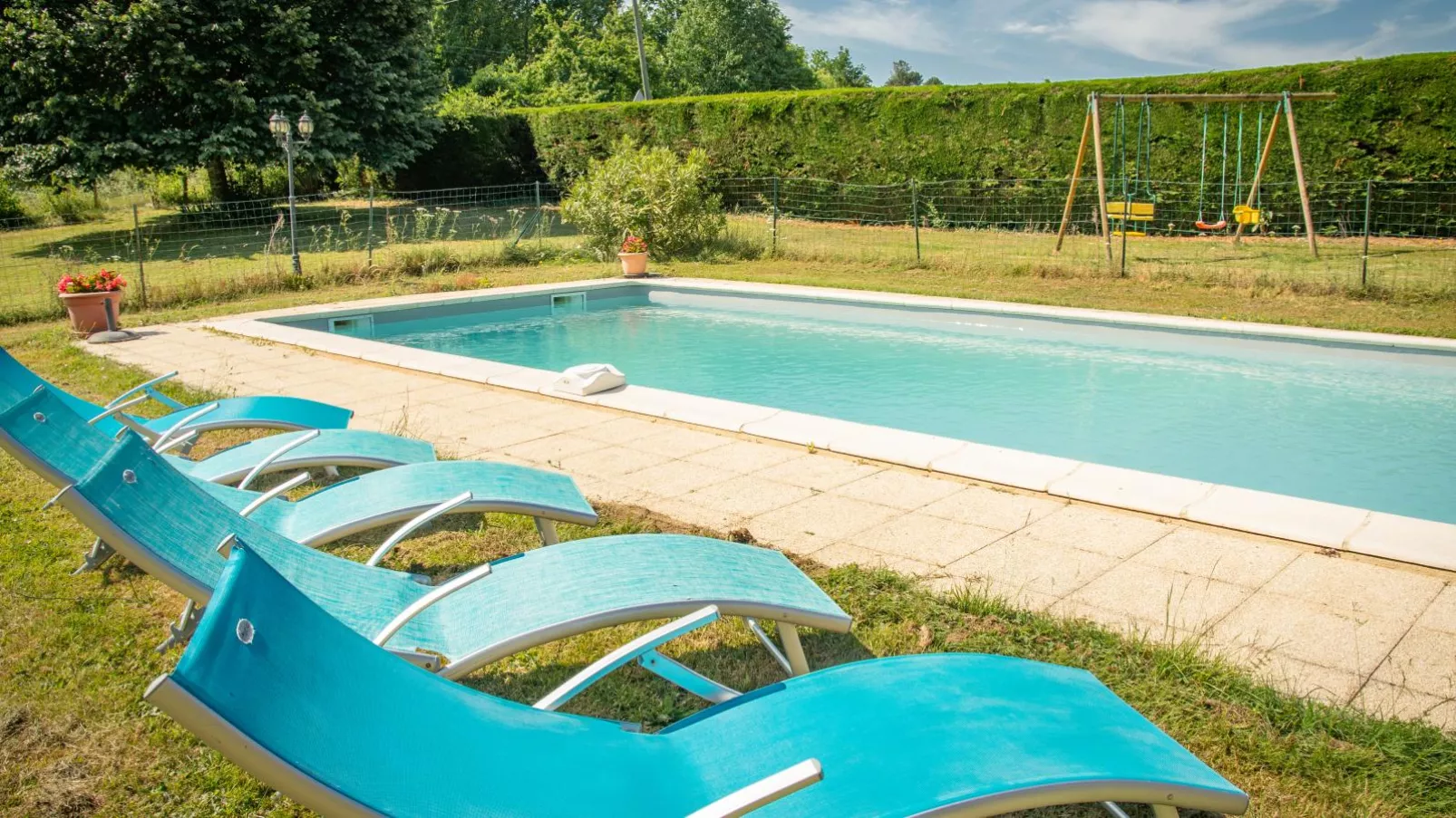 Gite Les Vitarelles-Pool