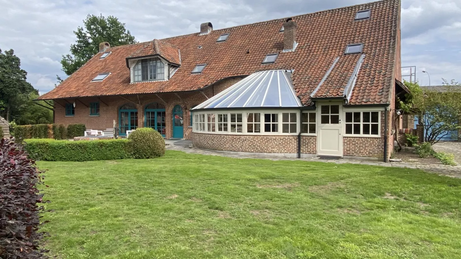 Alverwege-Exterior summer