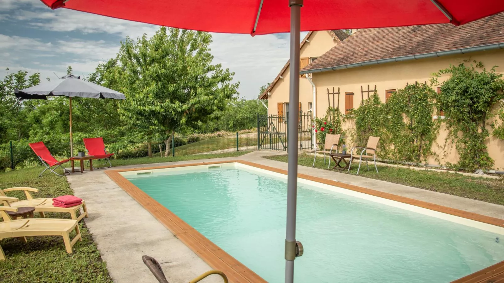 Gite LEysalle-Pool