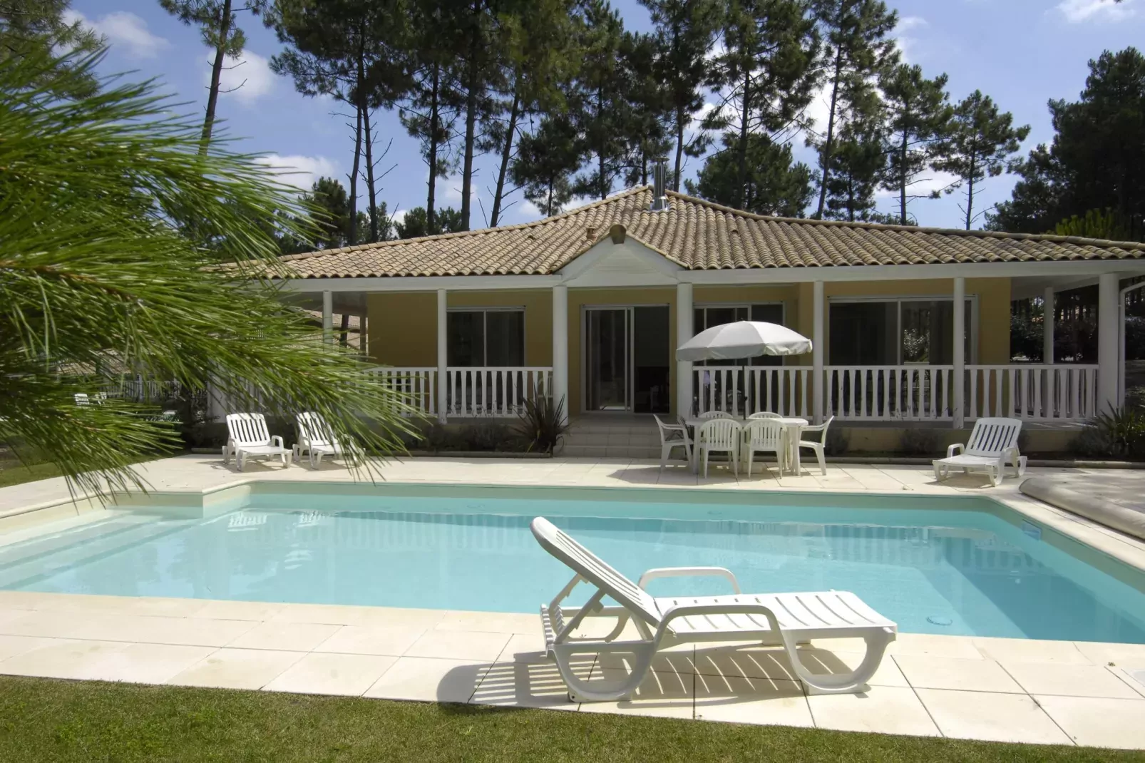 Eden Parc Golf 3-Exterior summer