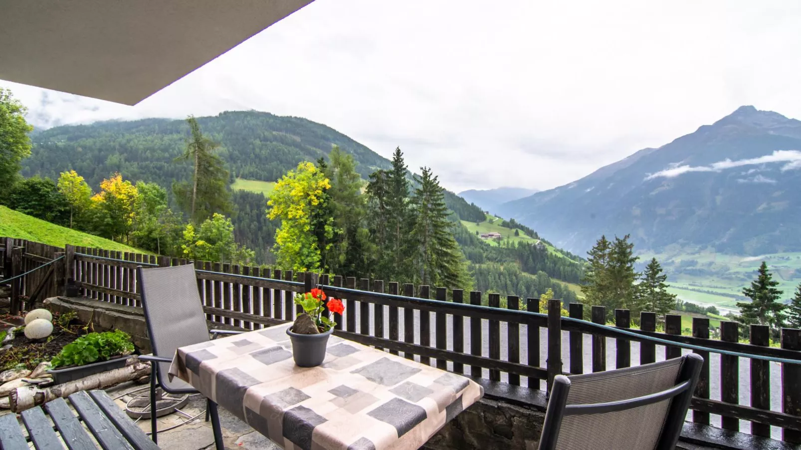 Appartement Enzian-Terrace balcony