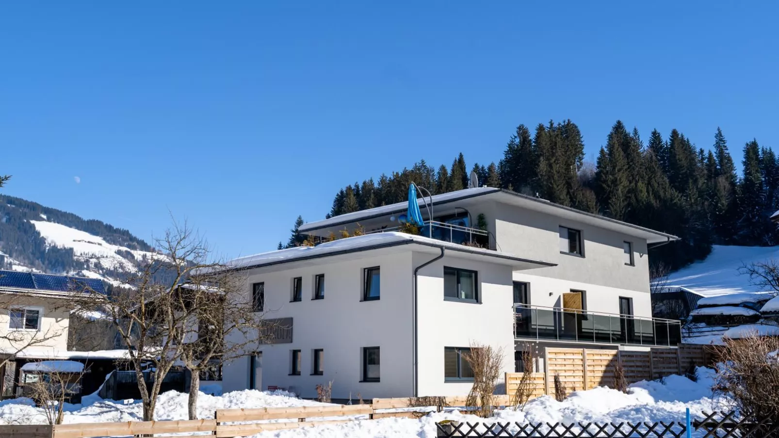 Tirola Bude Lisi Top 3-Exterior winter
