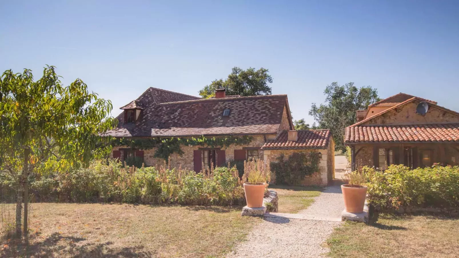Le Grand Gapard 24 pers-Gardens summer