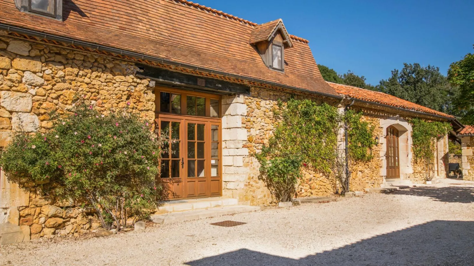 Le Grand Gapard 24 pers-Exterior summer