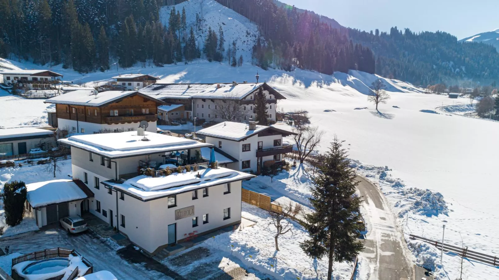 Tirola Bude Lisi Top 3-Exterior winter