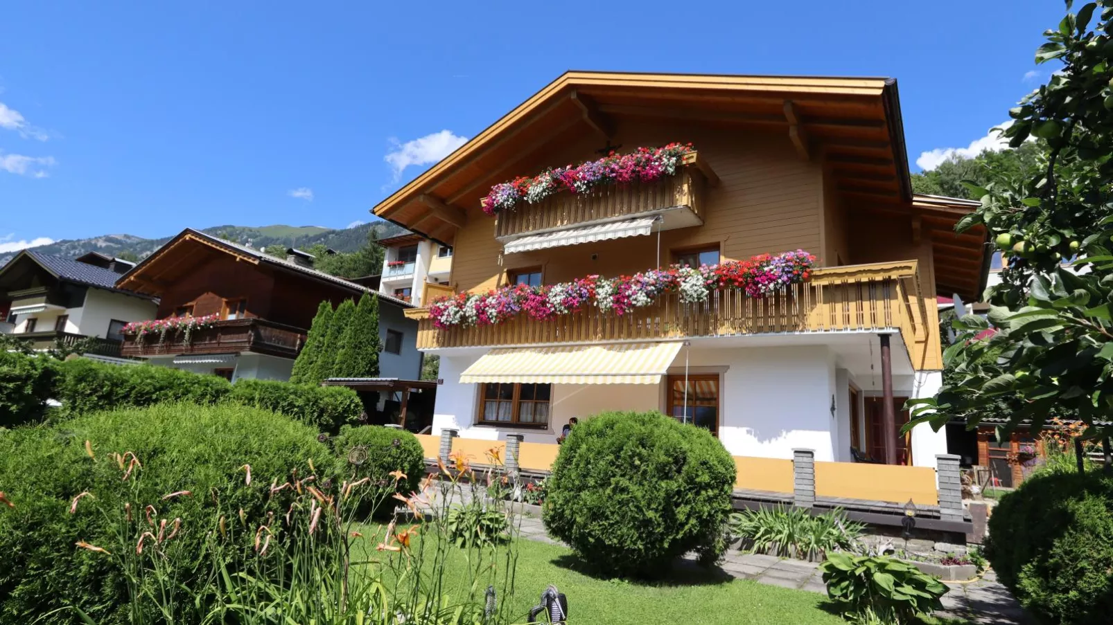 Apartment Larcher-Exterior summer