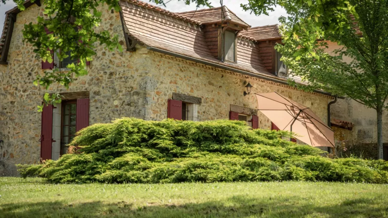 Le Gapard Annex-Exterior summer