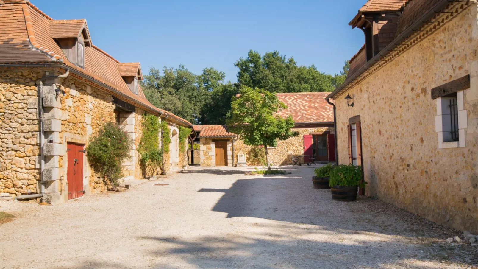 Le Gapard Annex-Exterior summer