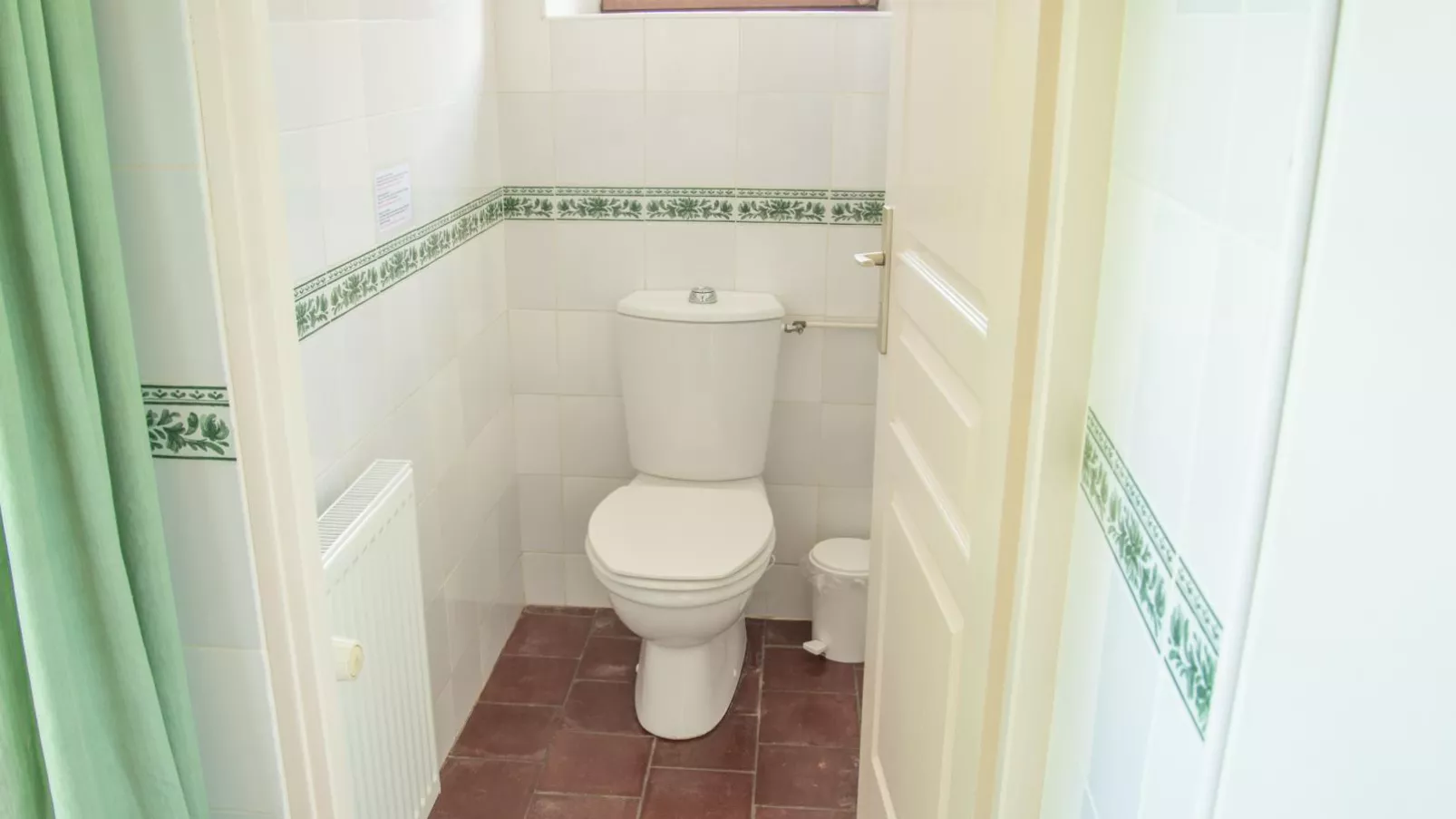 Le Gapard Annex-Bathroom