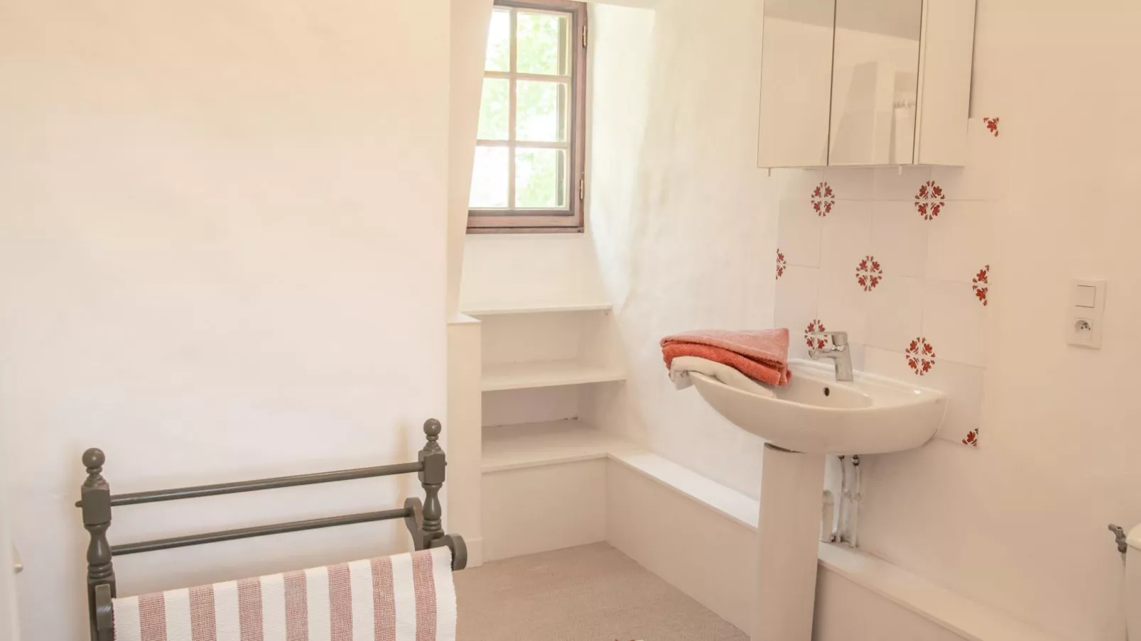 Le Gapard Annex-Bathroom
