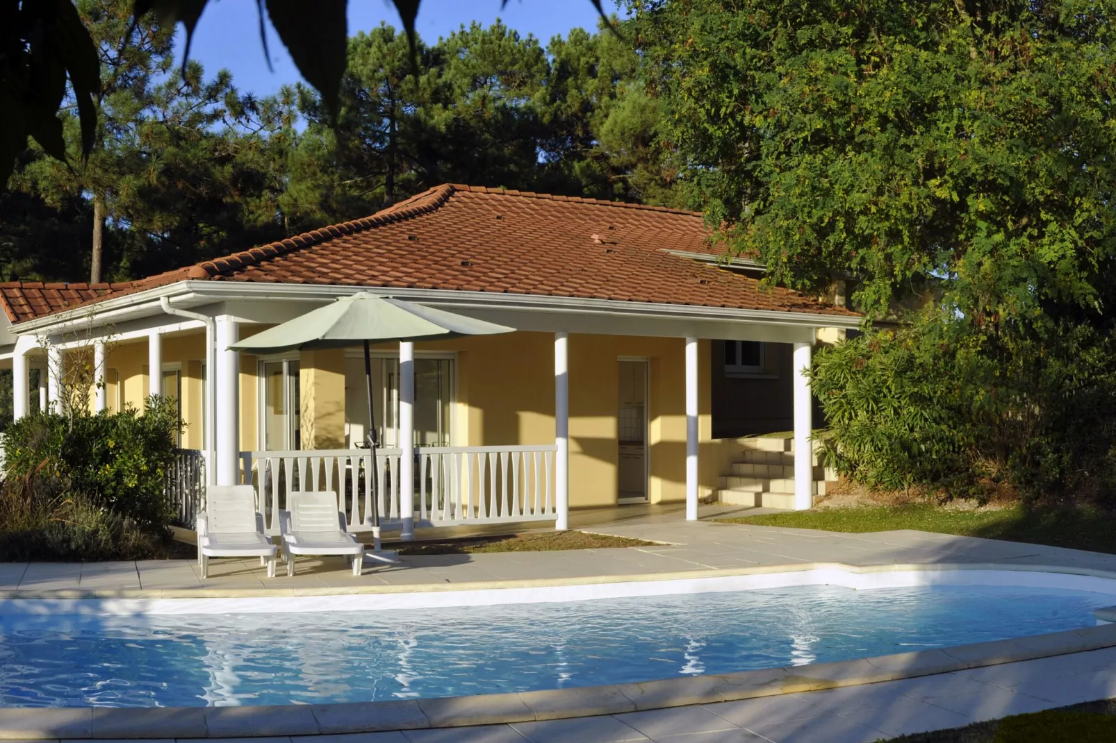 Eden Parc Golf 3-Exterior summer
