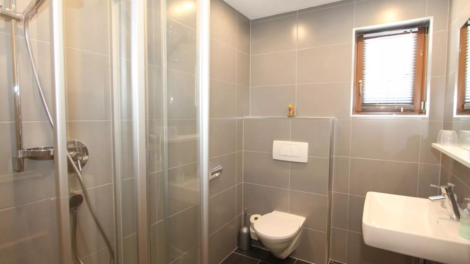 Christoph-Bathroom