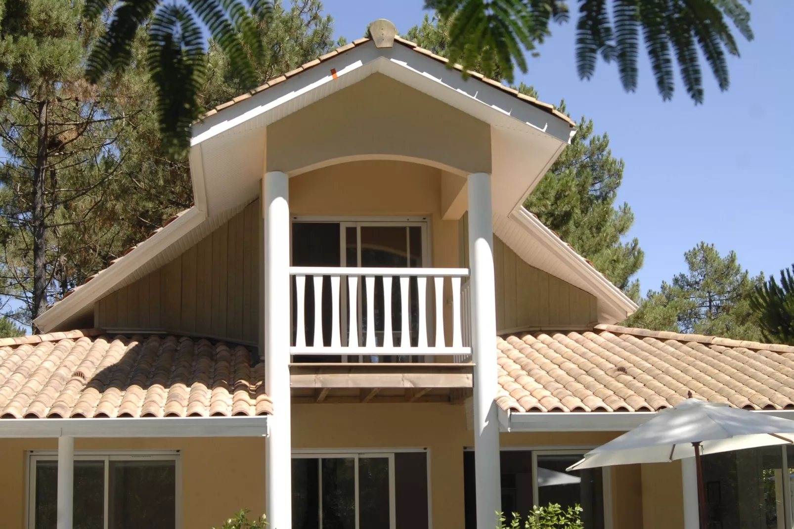 Eden Parc Golf 3-Exterior summer