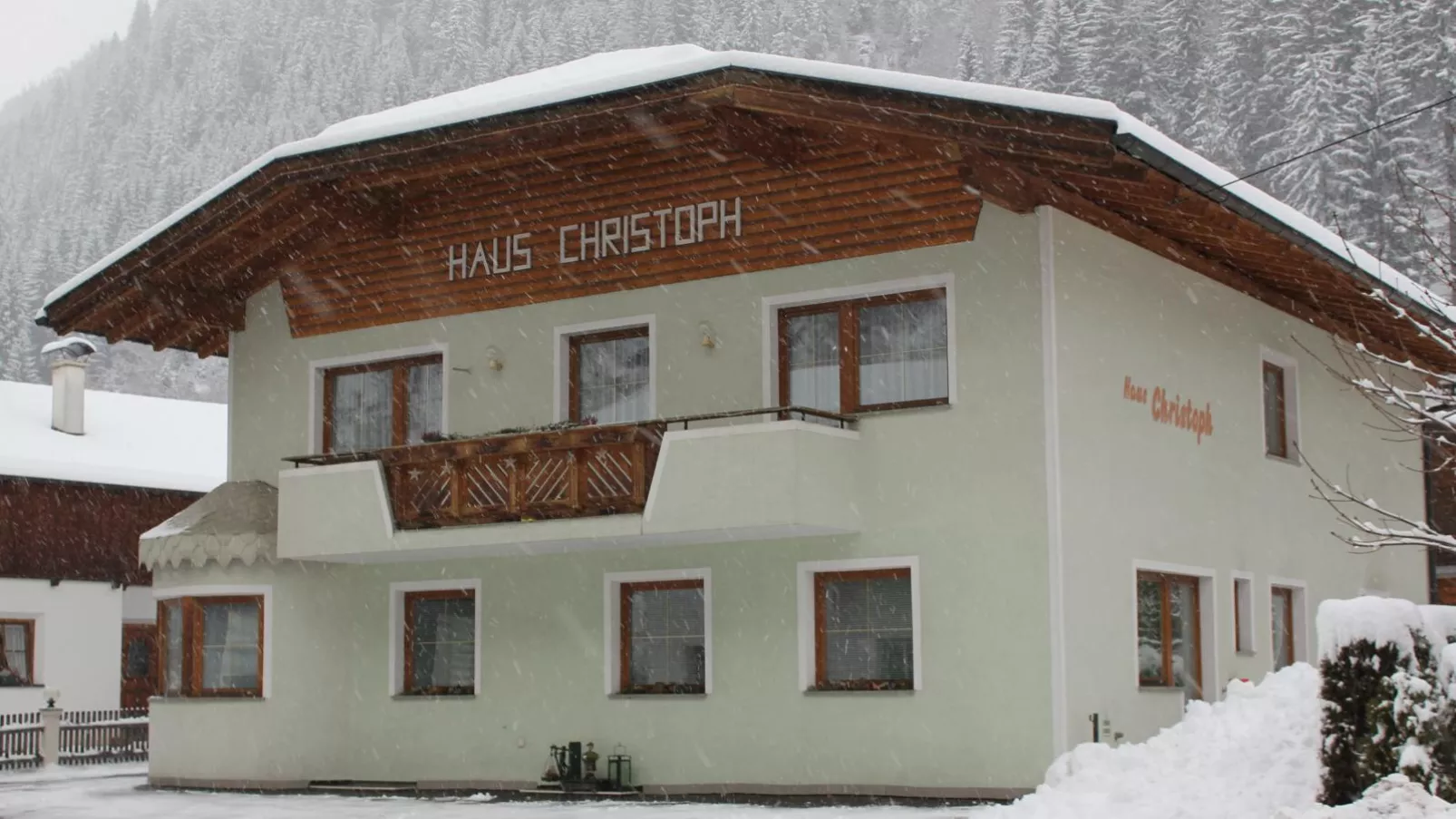 Christoph-Exterior winter