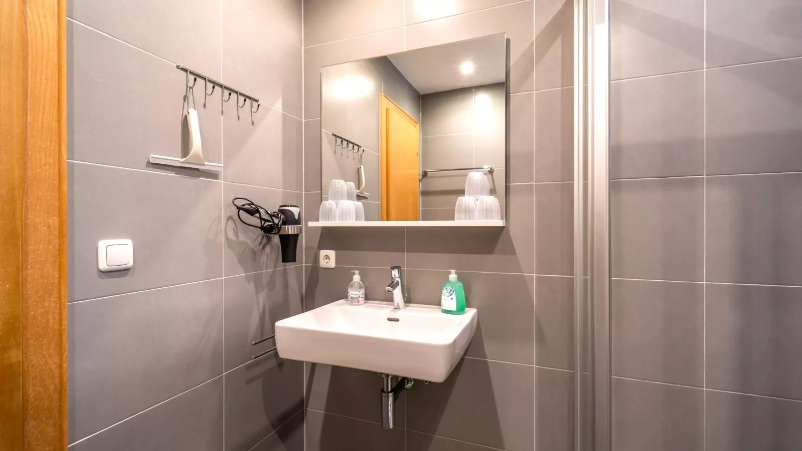 Haus Christoph-Bathroom