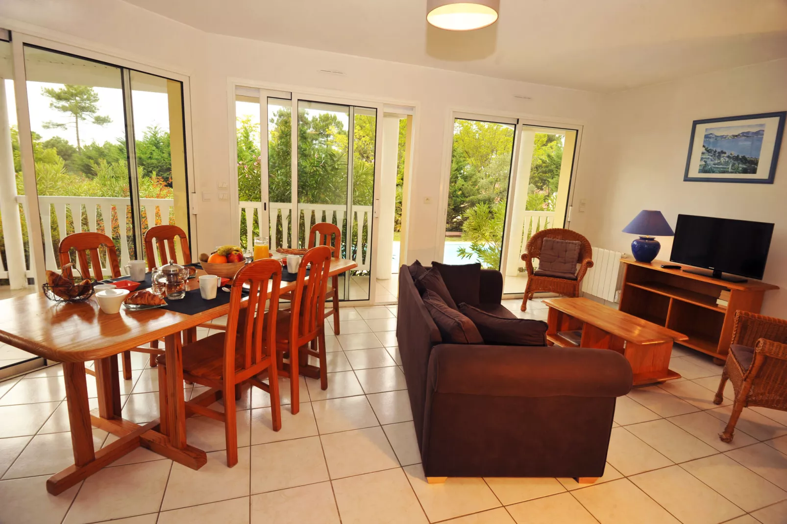 Eden Parc Golf 3-Living room