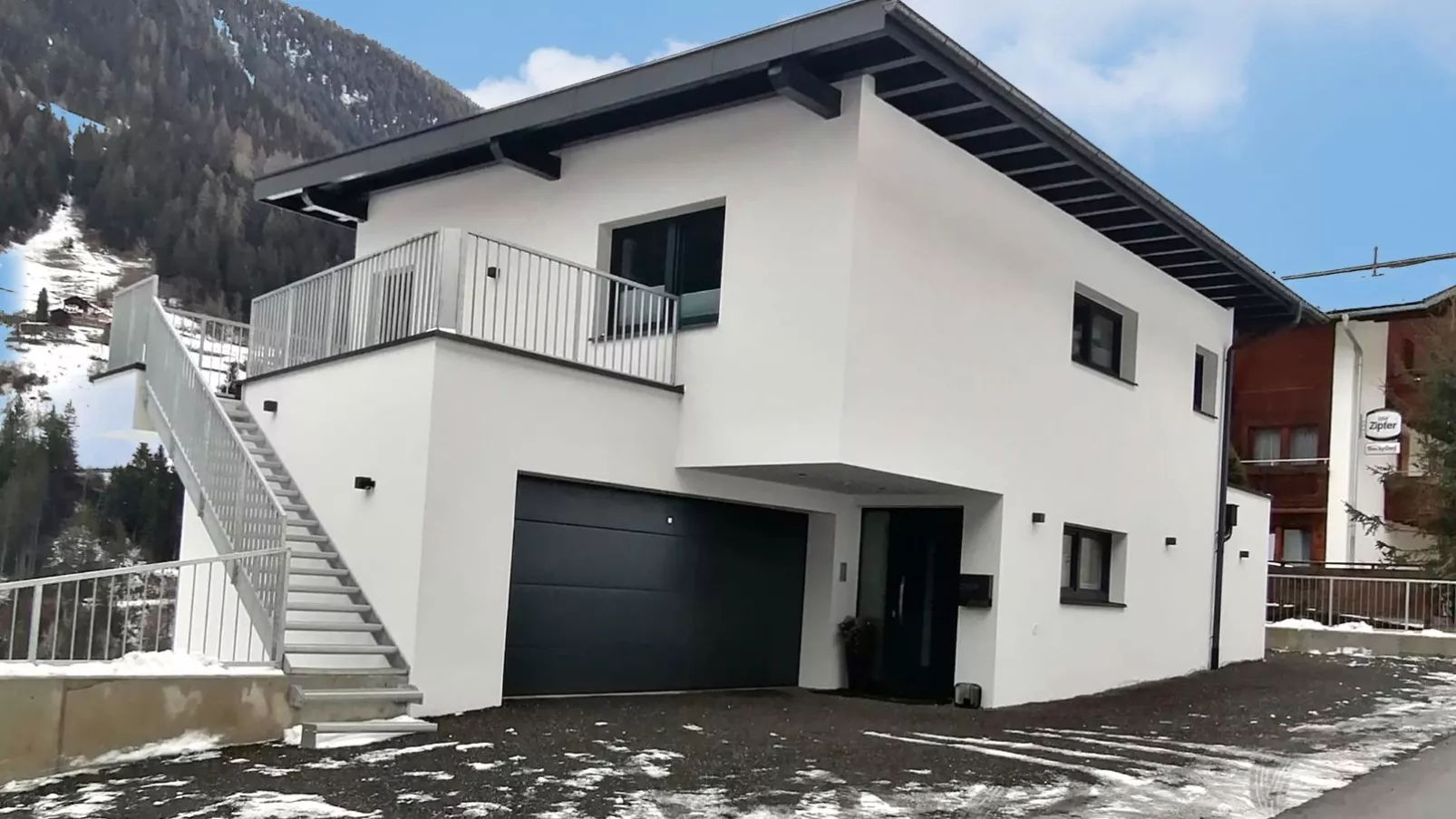 Apartment Recher-Exterior winter