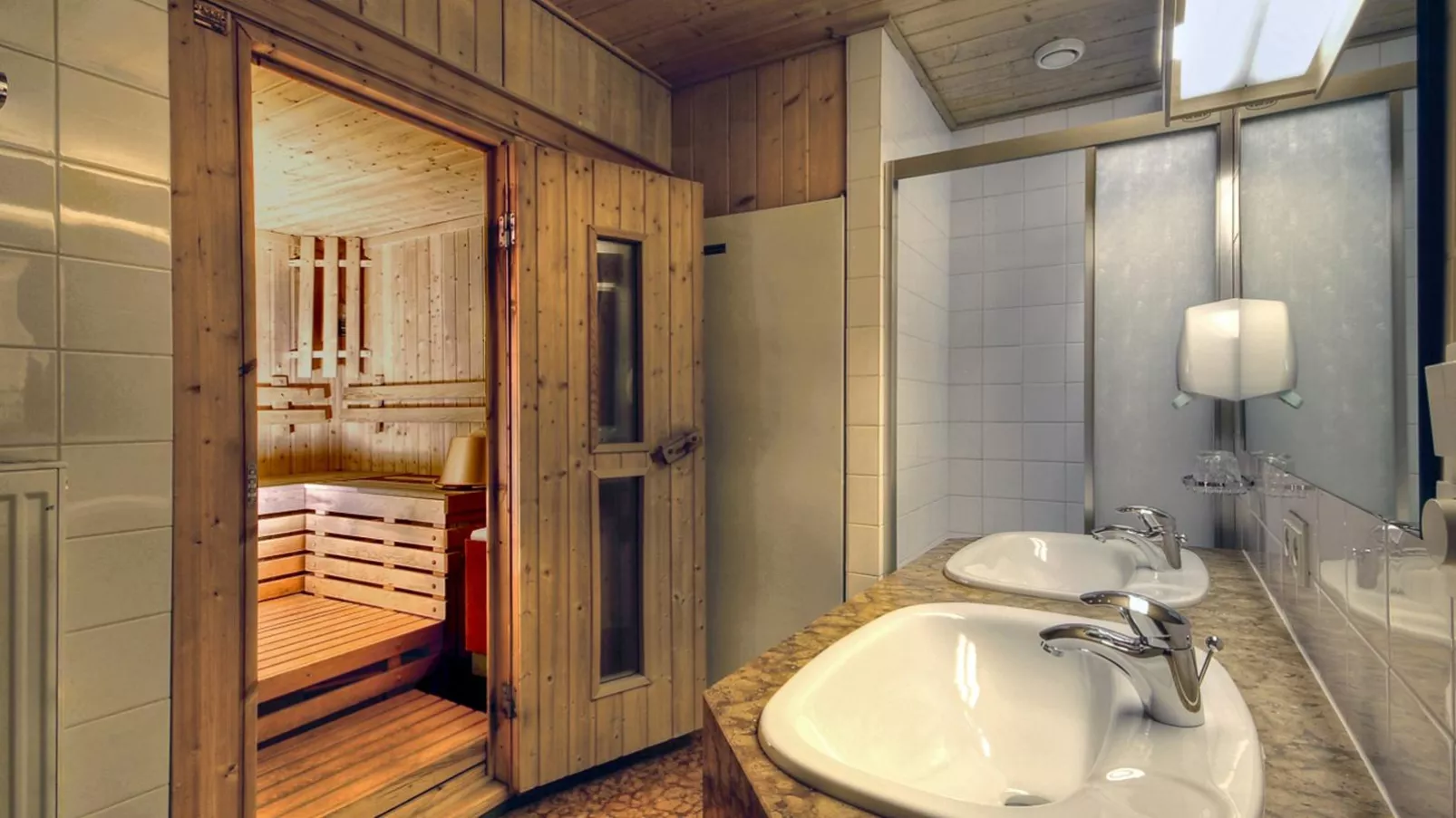 Matrei Park 45-Bathroom