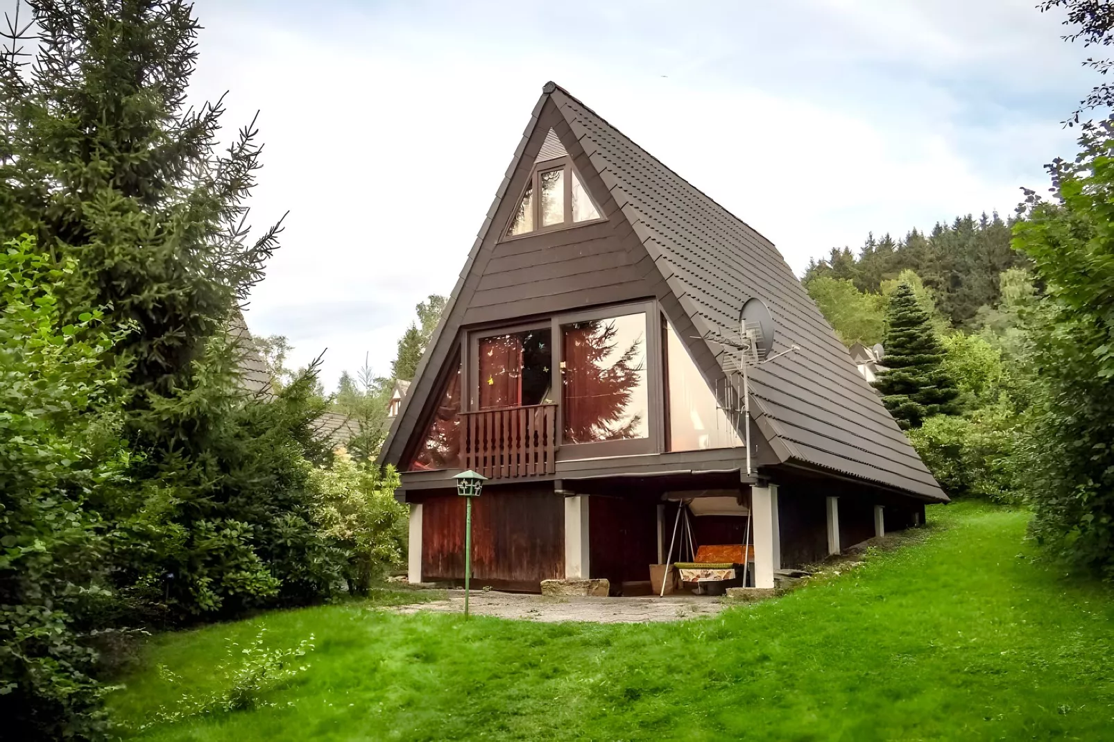 Ferienhaus Luftkurort Oberhundem-Exterior summer