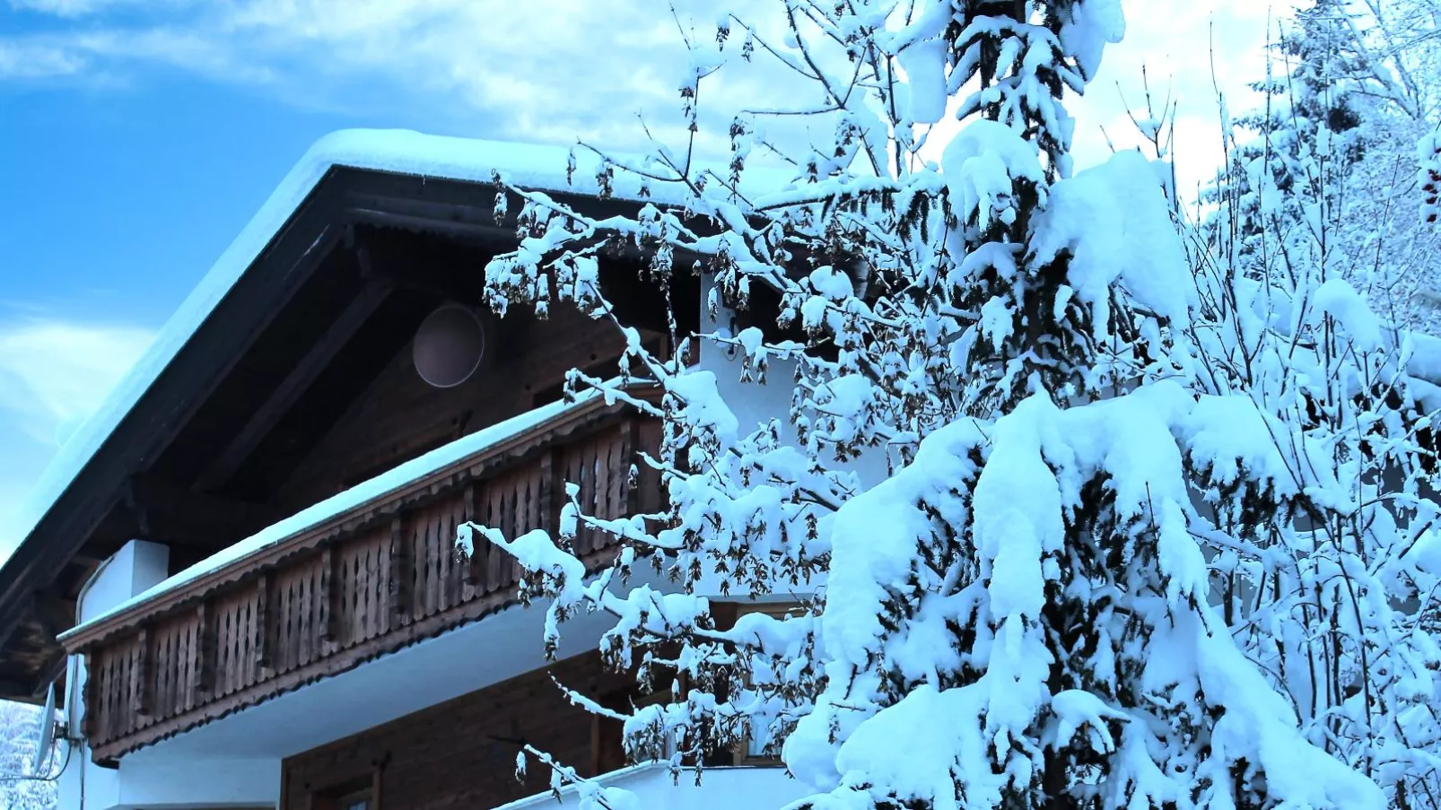 Apartment Dias I-Exterior winter