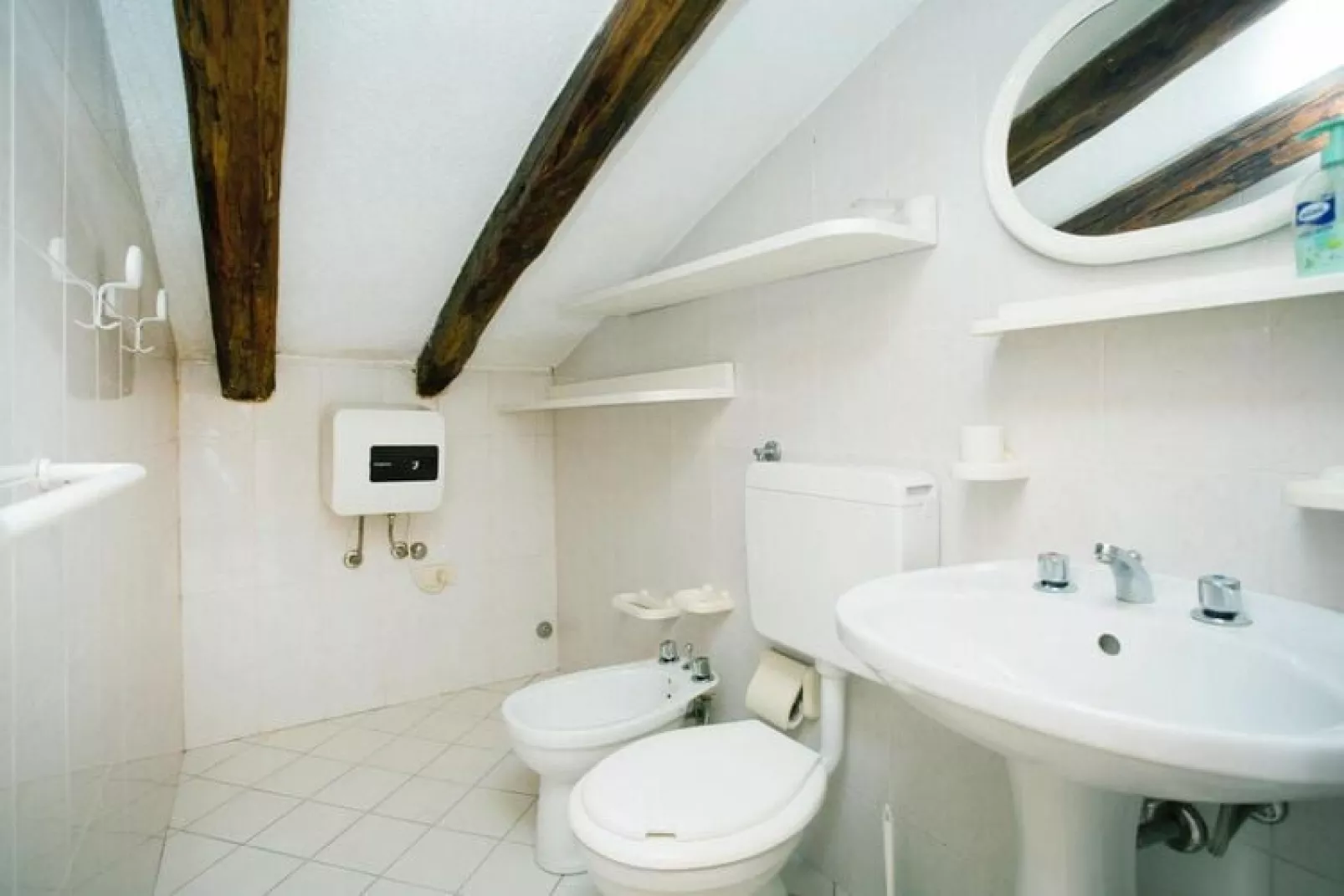 Apartments, Lipari-Bagnamare - Lipari-Bathroom