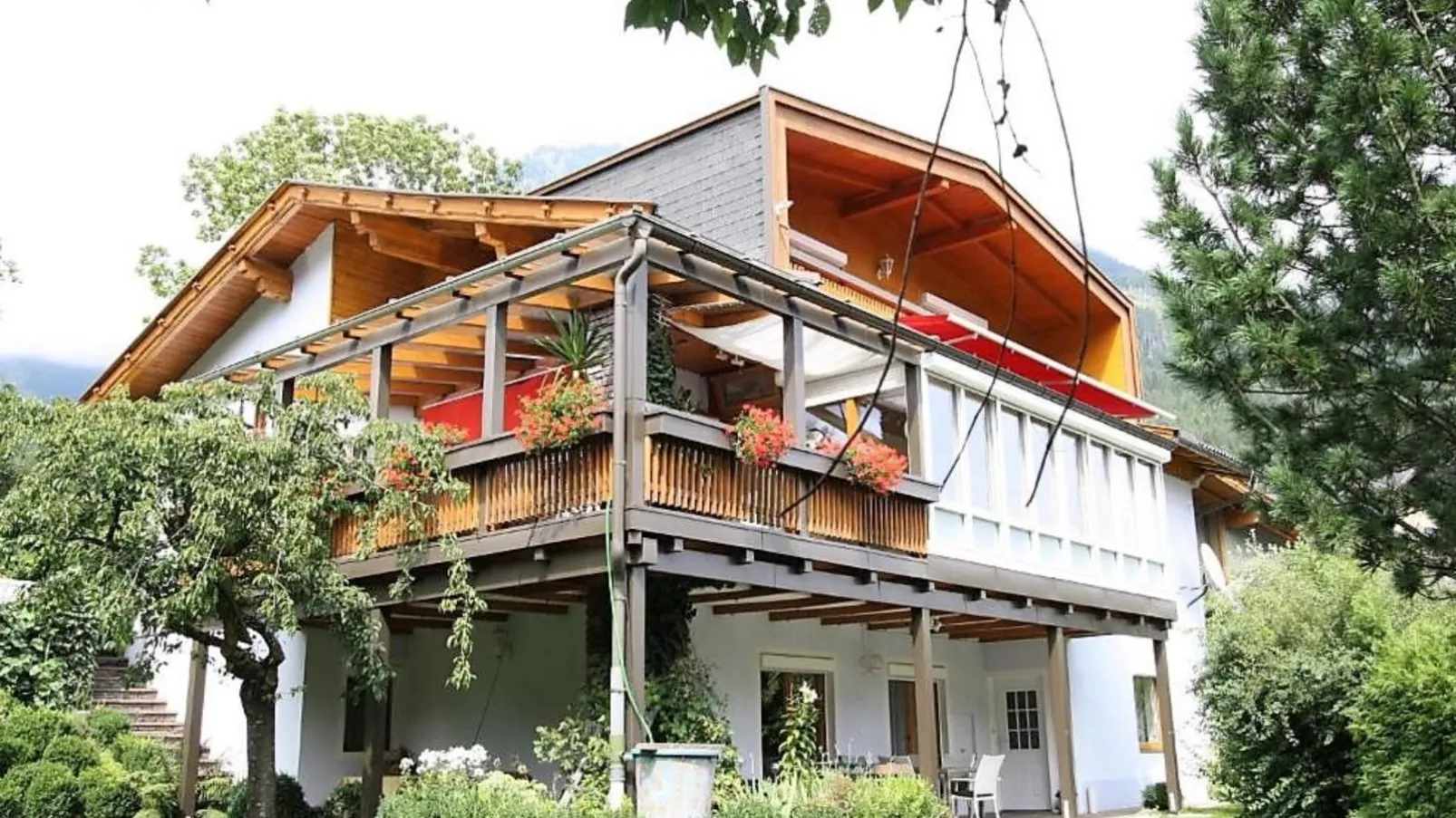 Schmitzer-Exterior summer