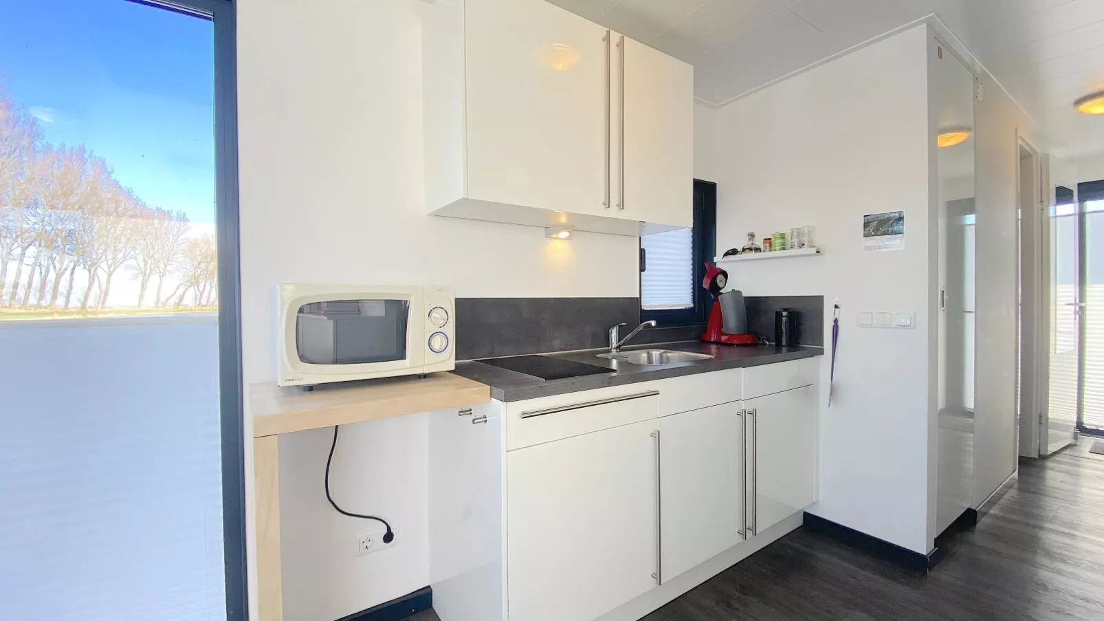 Woonboot Bertan-Kitchen