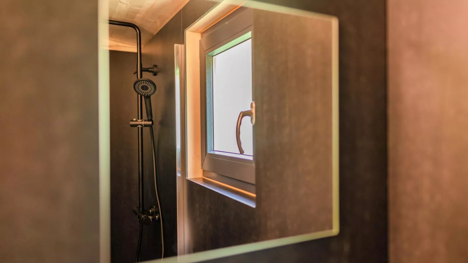 Wood Cube an der Drau-Bathroom