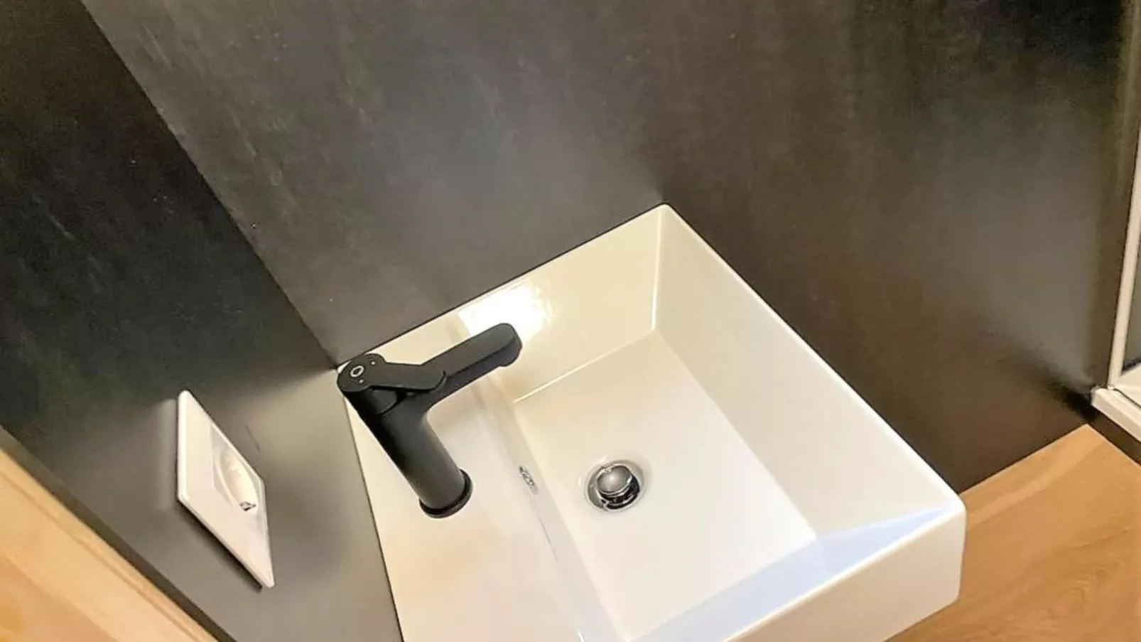 Wood Cube an der Drau-Bathroom