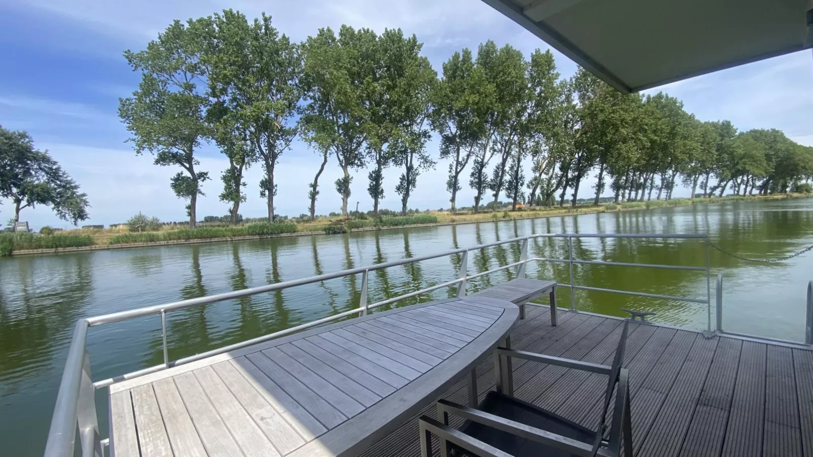Woonboot Bertan-Terrace balcony