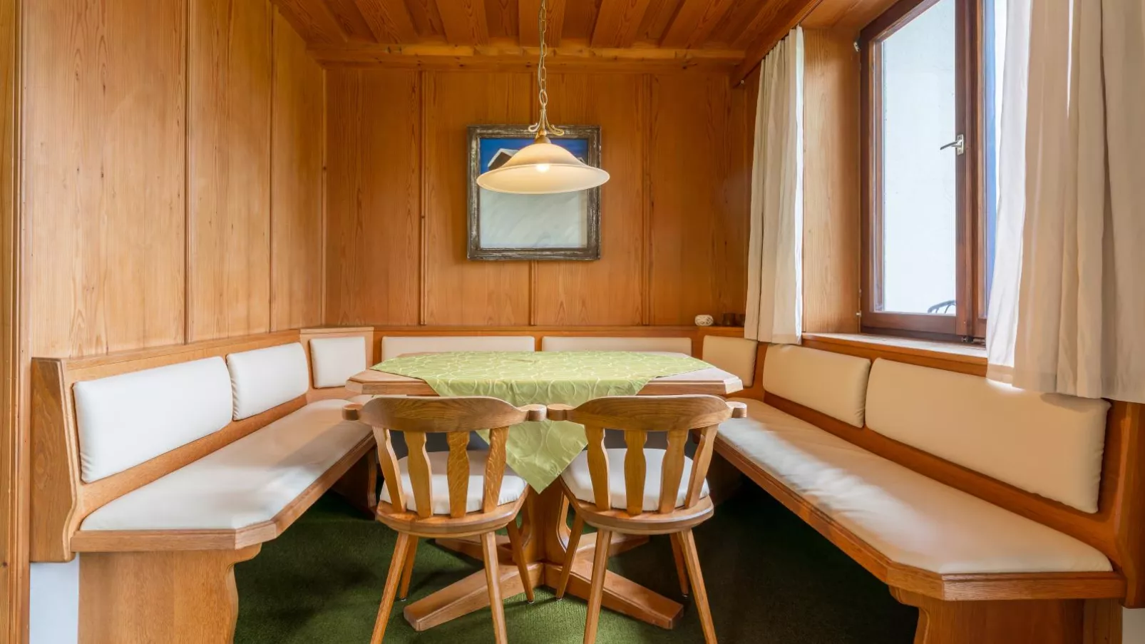 Katharina-Dining room