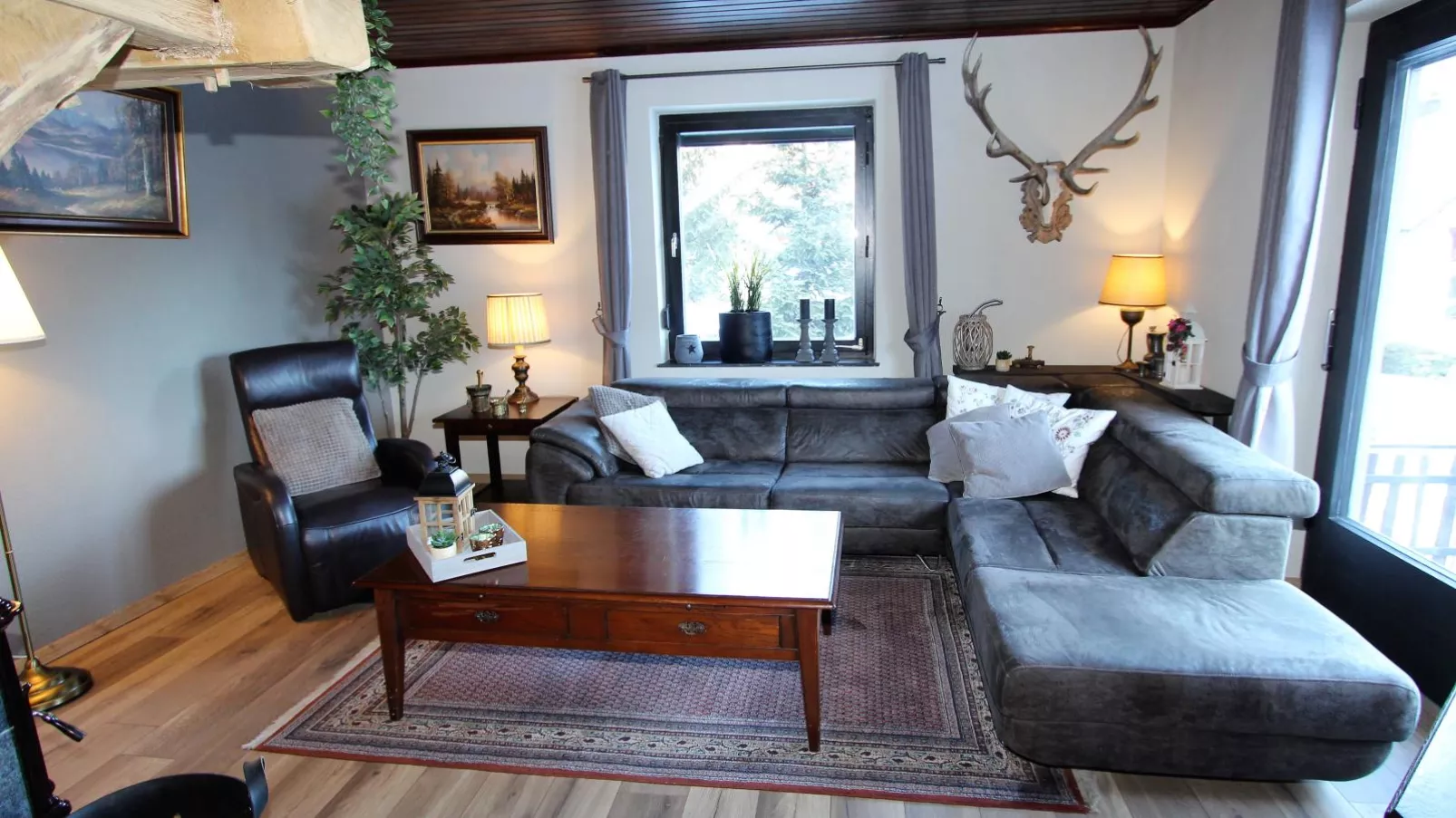 Haus zum Hirschen-Living room
