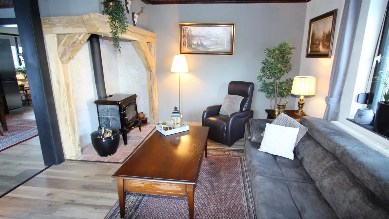 Haus zum Hirschen-Living room
