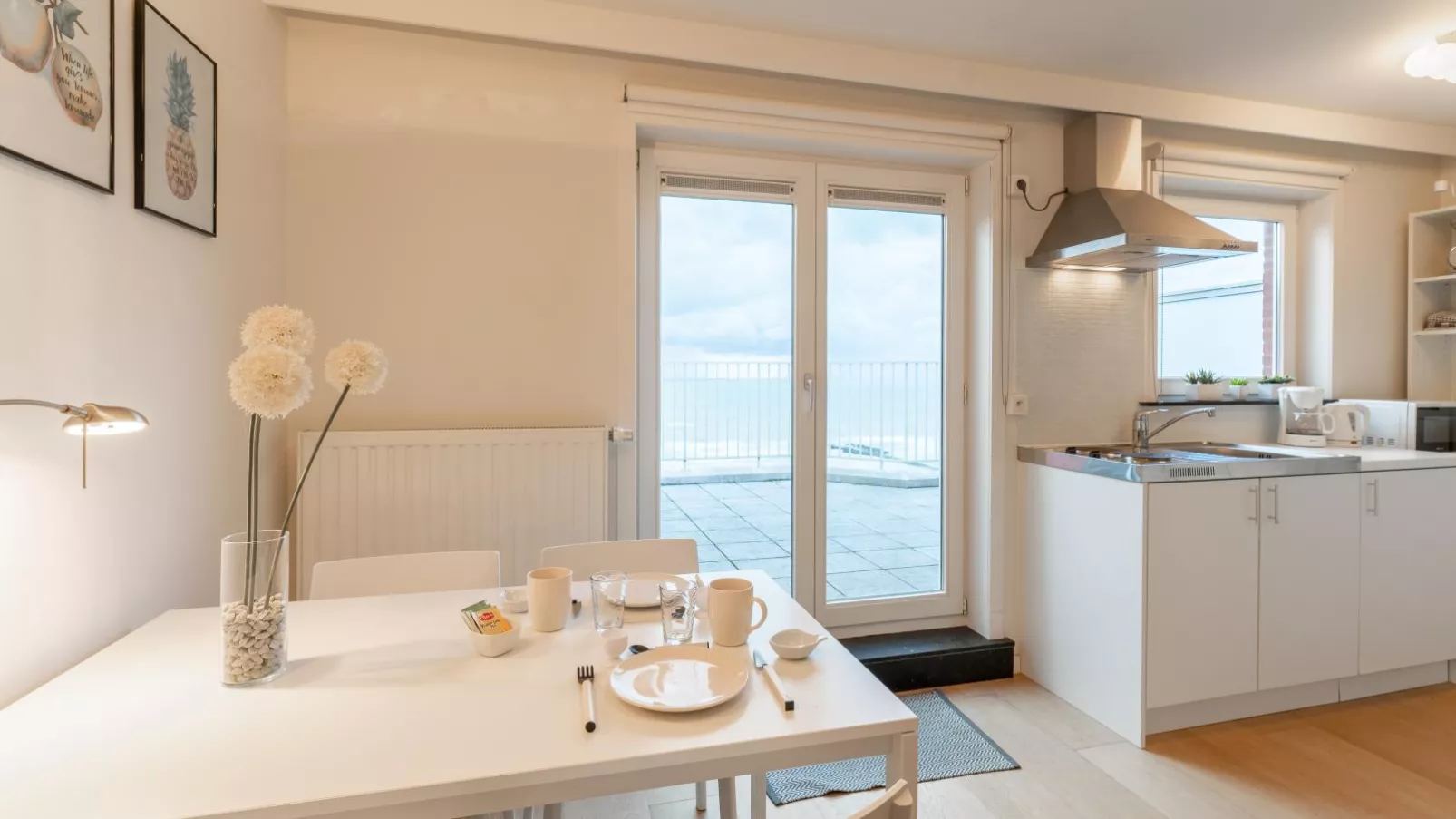 10 hoog aan zee-Dining room