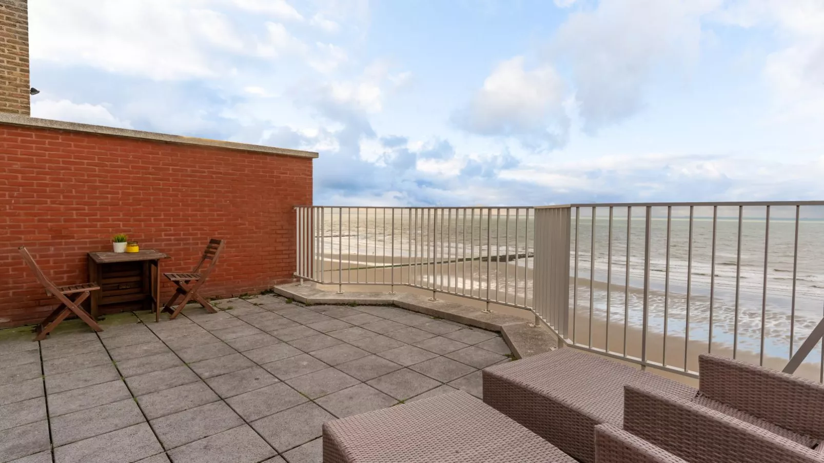 10 hoog aan zee-Terrace balcony
