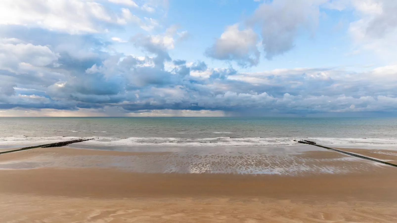 10 hoog aan zee-View summer