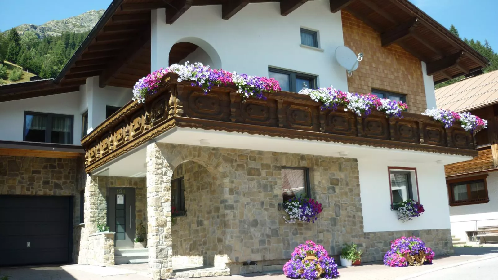 Rudigier-Exterior summer