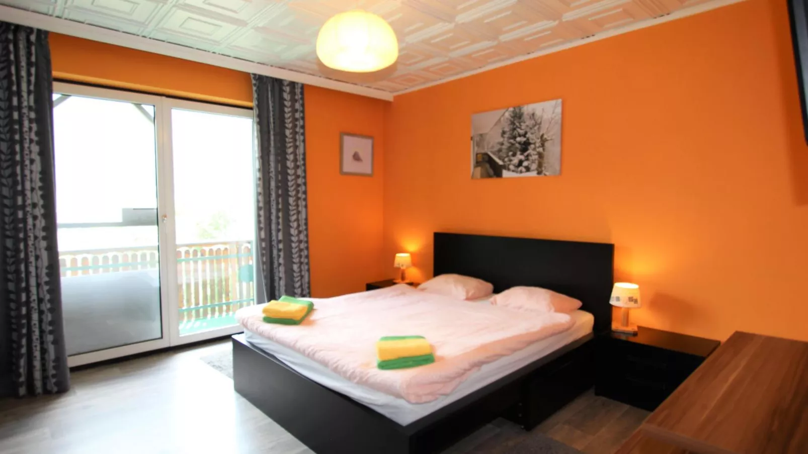 Yannsa-Bedroom